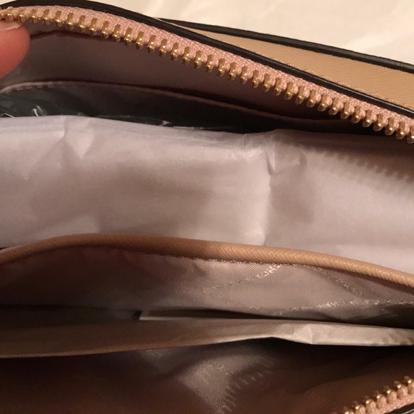 Michael Kors Leather shoulder bag - Picture 5 of 6